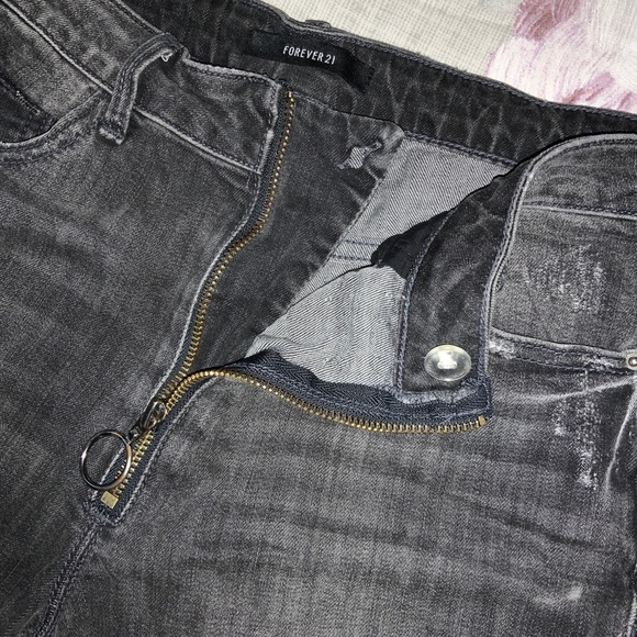 Pull-Ring Skinny Jeans ๐ | Forever 21 - Picture 8 of 11